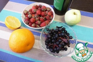 Арбузный пунш с ягодами и вином