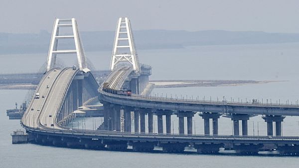 Глава Крыма Аксенов: процедура досмотра автомобилей на Крымском мосту будет ускорена