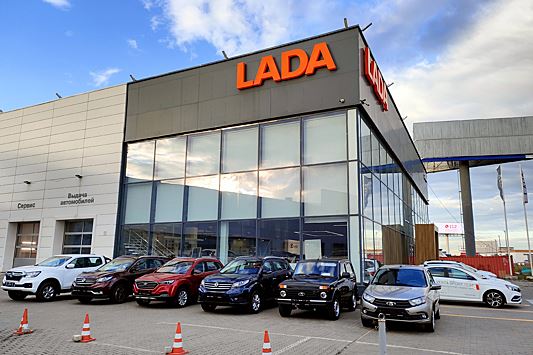 Маркетологи АвтоВАЗа не позволили выпускать Lada без электроусилителя руля