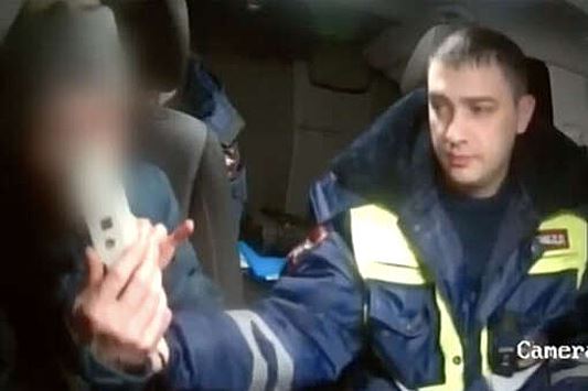 Женщина-водитель в Томской области предлагала "выдать месячную зарплату" инспекторам ДПС